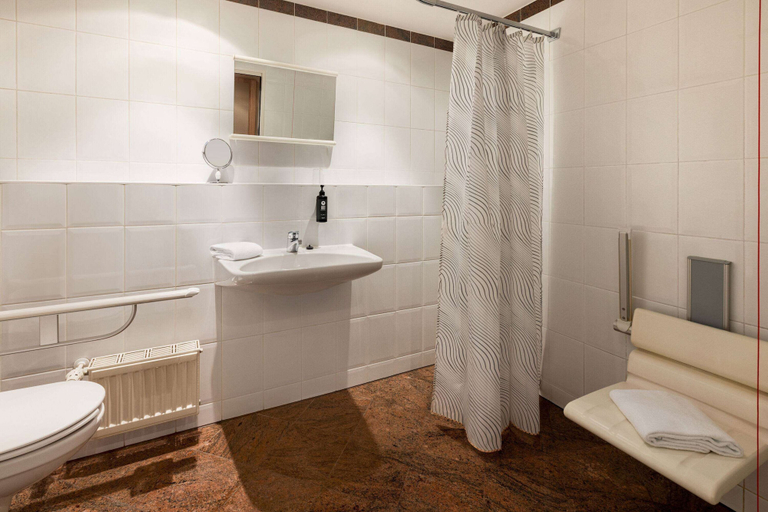 Bathroom 5, Amedia Leipzig, Trademark Collection by Wyndham, Leipzig