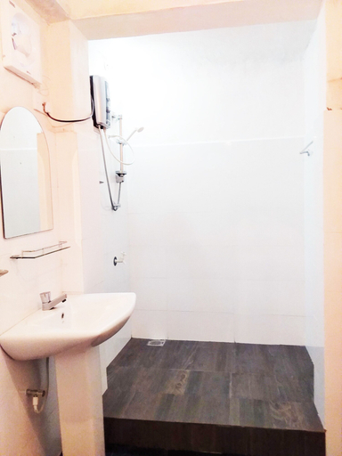 Bathroom 4, Ella Green Cottages, Ella