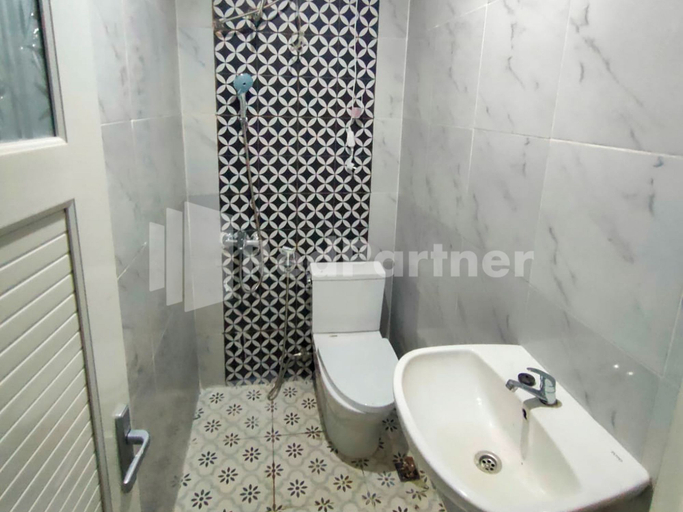 Bathroom 3, The Paragon Hotel Cilacap RedPartner, Cilacap