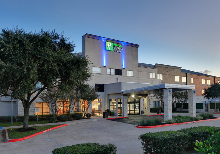 Exterior & Views