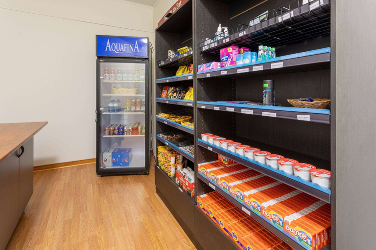 Food & Drinks 5, Travelodge by Wyndham Amherst, Cumberland