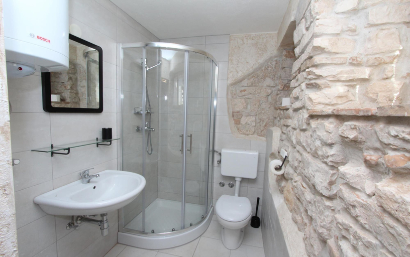 Bathroom 4, Apartments with Shared Pool Midea 2, Rovinj