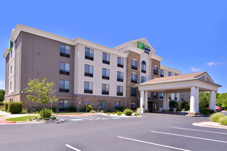 Exterior & Views 5, Holiday Inn Express & Suites SELMA by IHG, Bexar