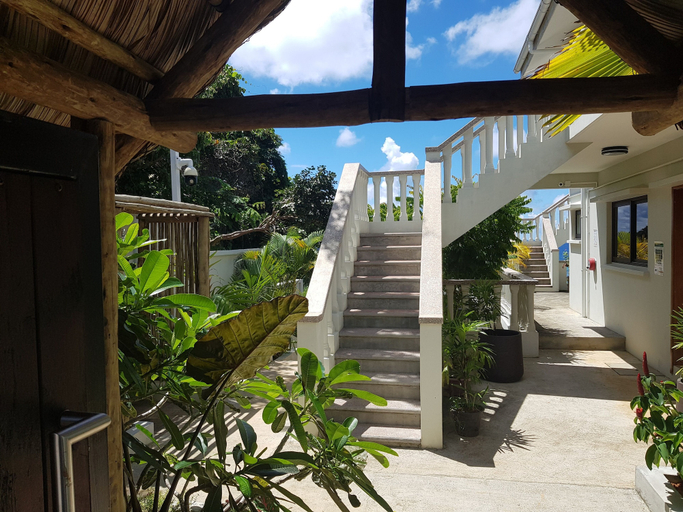 Others 5, Island Cove