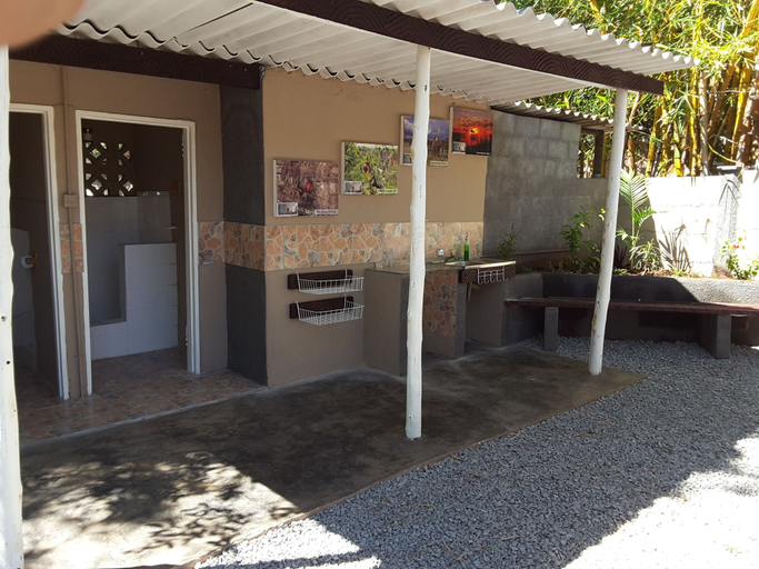 Others 5, Victoria Falls Backpackers, Hwange