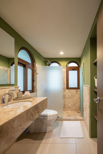 Bathroom 5, HOLT - Boutique 2BR Puente Viejo Residencial, Allende