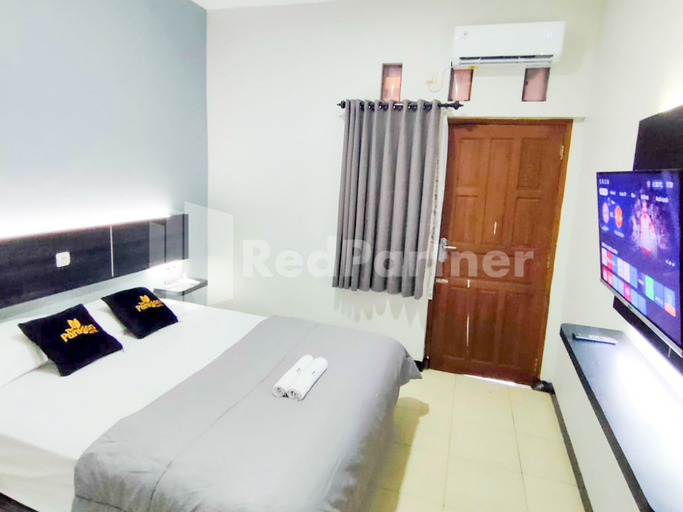 Bedroom 2, The Paragon Hotel Cilacap RedPartner, Cilacap