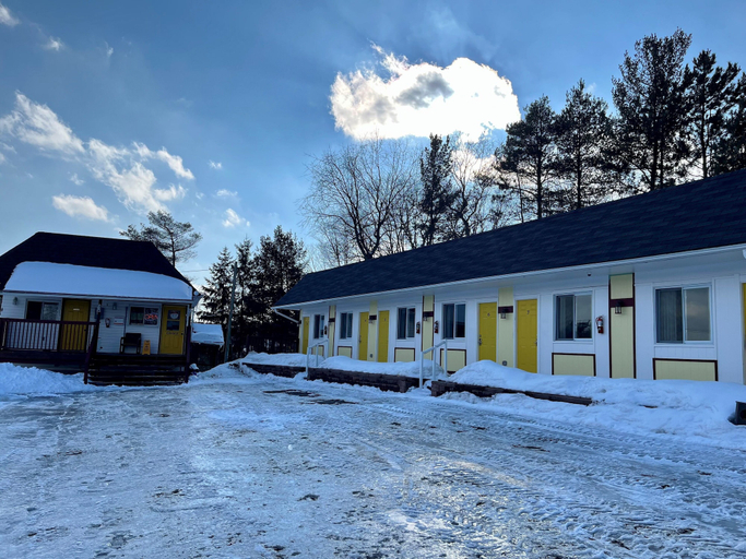 Exterior & Views 5, Skyland Motel Inn & Suites, Muskoka