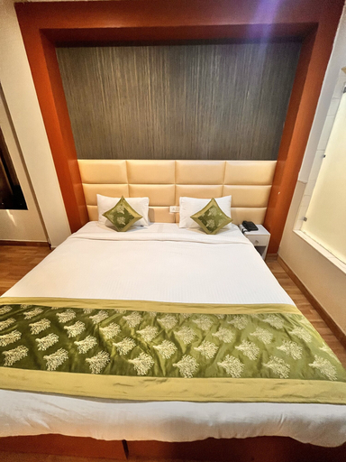Bedroom 2, Oyster Pearl Near Medanta Hospital Sec39, Gurgaon