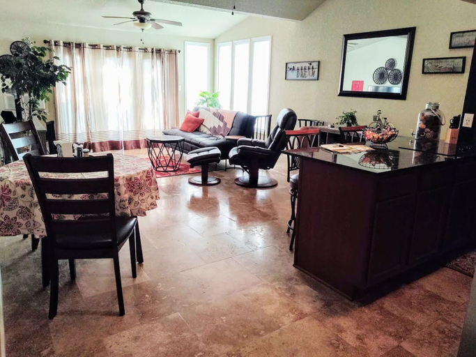 Others 5, Spacious Lakeside Country Getaway, Garland