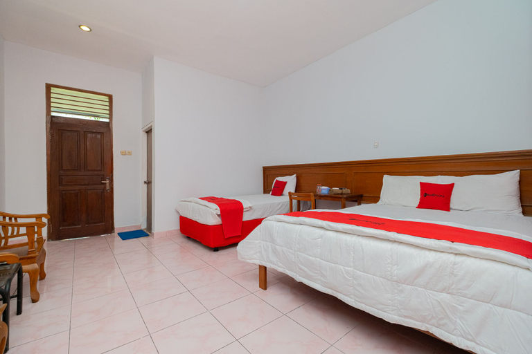 Others 4, RedDoorz near Bojonegoro Train Station, Bojonegoro