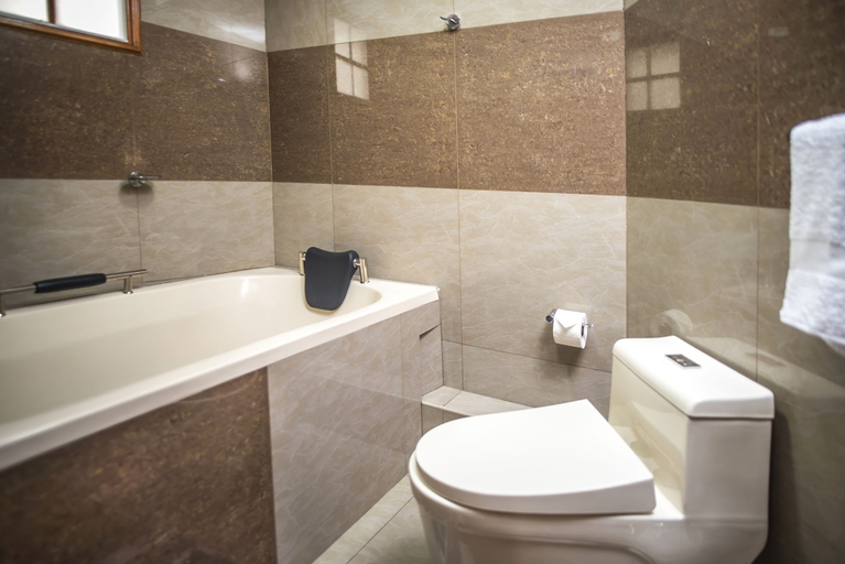 Bathroom 5, Maison du Soleil, Arequipa