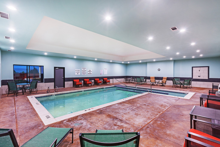 Sport & Beauty 2, Holiday Inn Express & Suites PERRYTON, Ochiltree