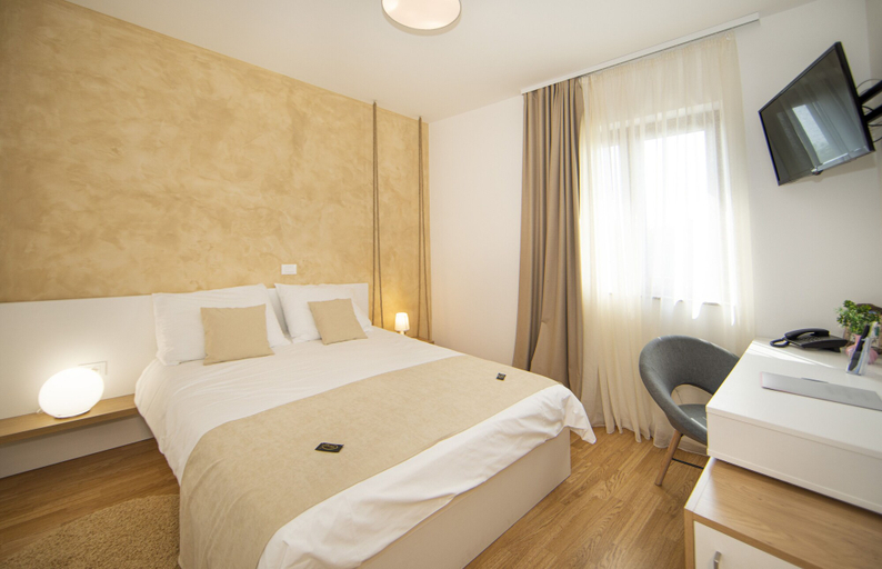 Bedroom 3, Hotel Natura, Umag