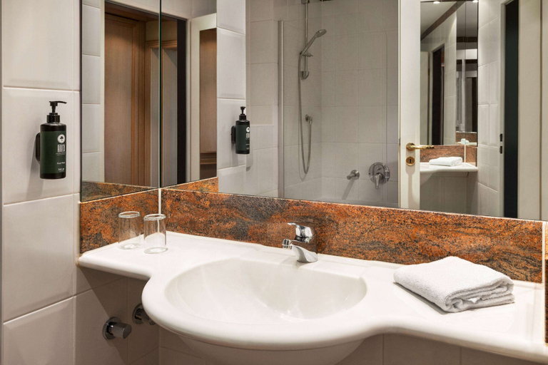 Bathroom 5, Amedia Leipzig, Trademark Collection by Wyndham, Leipzig