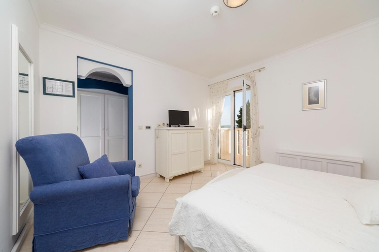 Bedroom 4, Abalone Hotel, Crikvenica