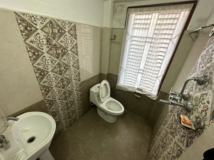 Bathroom 4, Hotel Yog Darshan, Bagmati