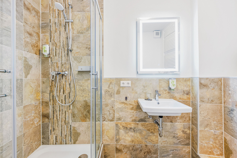 Bathroom 5, Hotel Phoenix, Karlsruhe