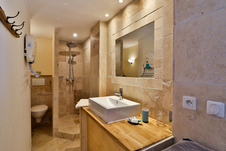 Bathroom 5, Le Mazet de Tourrettes, Alpes-Maritimes