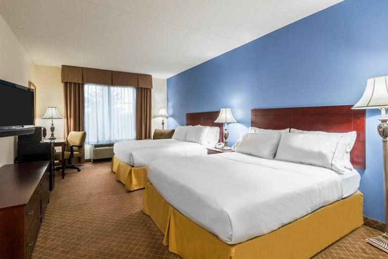 Bedroom 3, Holiday Inn Express & Suites ROCHESTER WEBSTER, Monroe