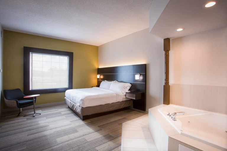 Bedroom 2, Holiday Inn Express & Suites READING AIRPORT, Berks