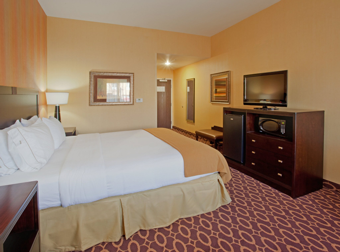 Holiday Inn Express Sacramento Cal Expo - Tap to explore photos