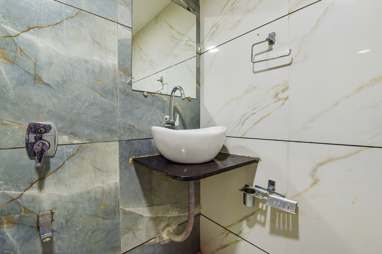 Bathroom, Fabhotel Vishala, Ahmadabad