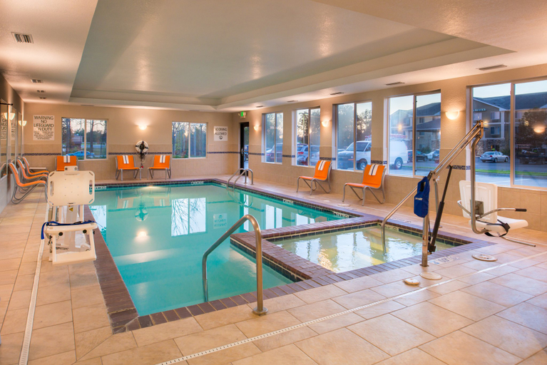 Sport & Beauty 2, Holiday Inn Express & Suites PITTSBURG, Crawford