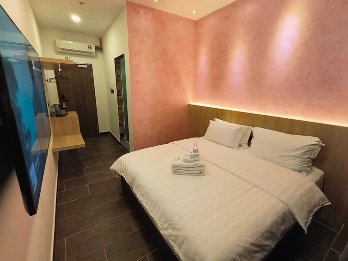 Bedroom 4, Red's Hotel, Bintulu