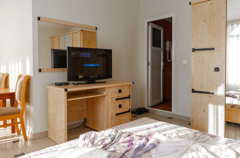 Bedroom 2, Hotel United, Priština