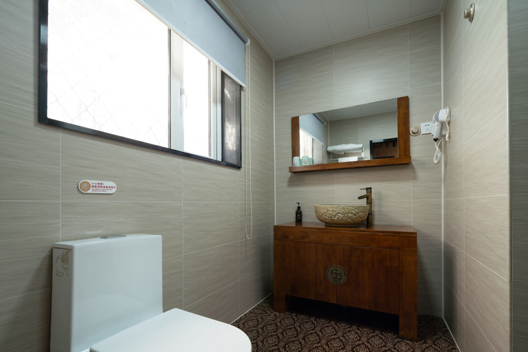 Bathroom 3, East Sacred Hotel ( the Forbidden City San Li Tun), Beijing