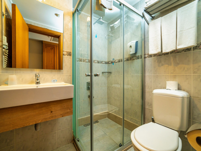 Bathroom, Transatlantik Beach Beldibi - All Inclusive, Kemer