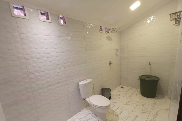 Bathroom 3, Kampung Turis Resort & Waterpark, Karawang