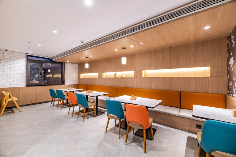 Food & Drinks 5, Hanting Premium Hotel Youjia Baicheng Shengli Xi Road, Baicheng