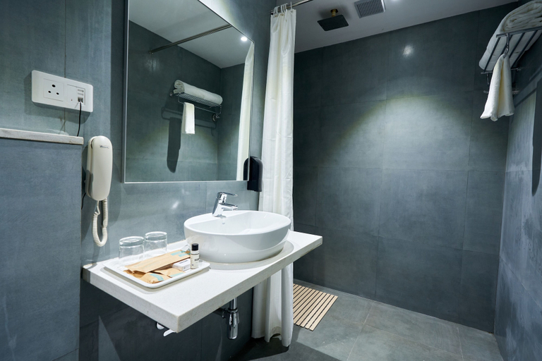 Bathroom 5, Ikshana Resort & Spa- Khandala, Raigarh