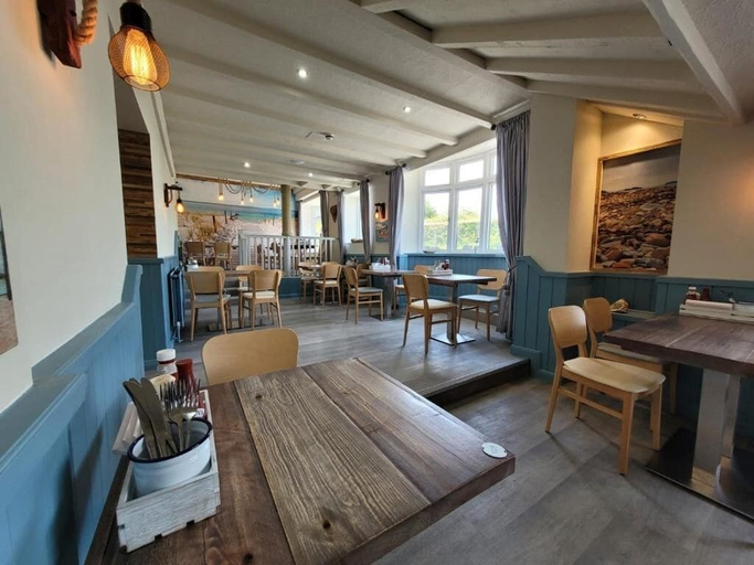 Food & Drinks 5, South Sands Hotel, North Somerset