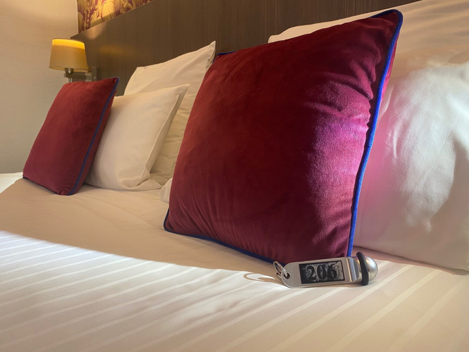 Bedroom 3, Citotel De France Et D'europe, Finistère
