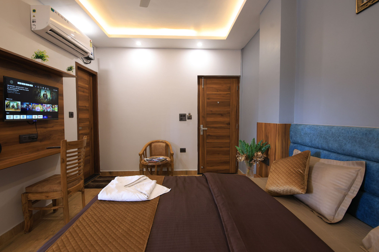 Bedroom 2, Hotel Mahadev Rishikesh, Dehradun