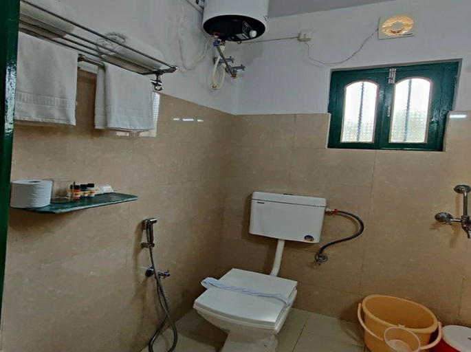 Bathroom 4, Tulin Heritage Bungalow, Puruliya