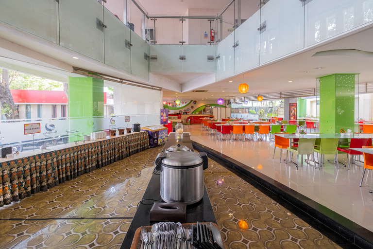 Food & Drinks 5, RedDoorz Premium @ Jalan Veteran Bojonegoro, Bojonegoro