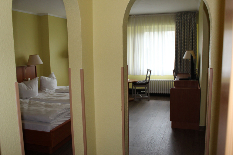 Bedroom 4, Rasthaus Hotel Schackendorf, Segeberg