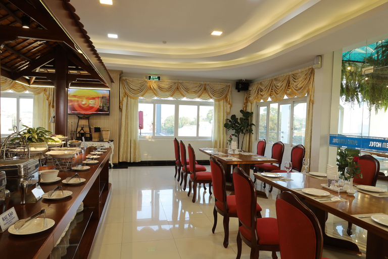 Food & Drinks 5, Pleiku & Em Hotel by Gia Lai Tourist, Pleiku