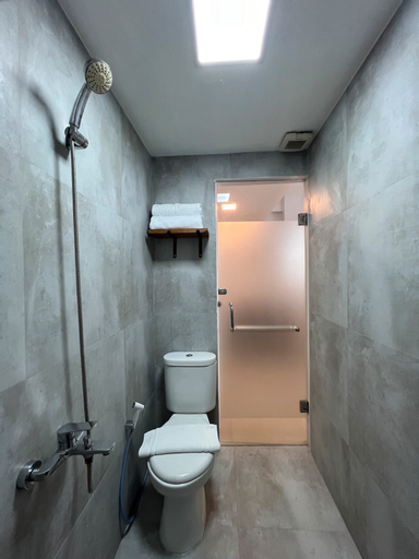 Bathroom 7