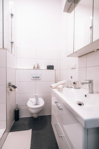 Bathroom 5, Sleep Point Hotel, Bremen