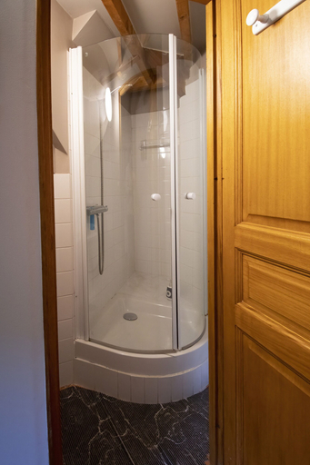 Bathroom 5, Le Prieure des Fontaines, Eure