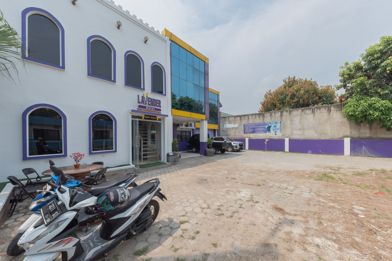 Exterior & Views 2, RedDoorz @ Jalan Pangkal Perjuangan Karawang, Karawang