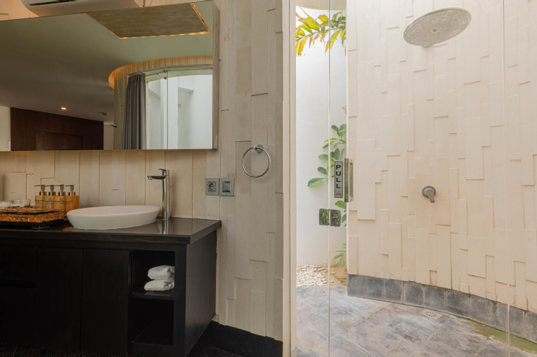 Bathroom 8