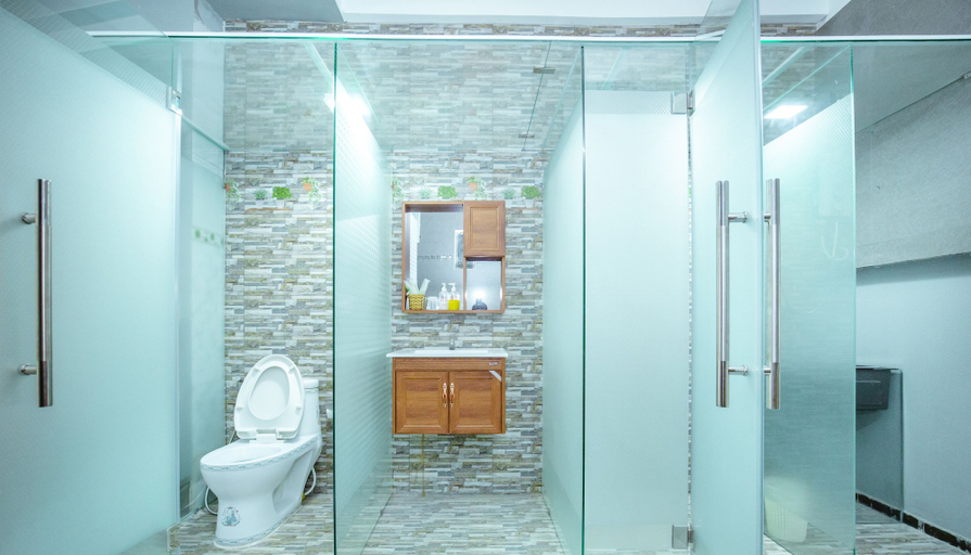 Bathroom 2, Yen Vy Hotel & Apartment, Qui Nhơn