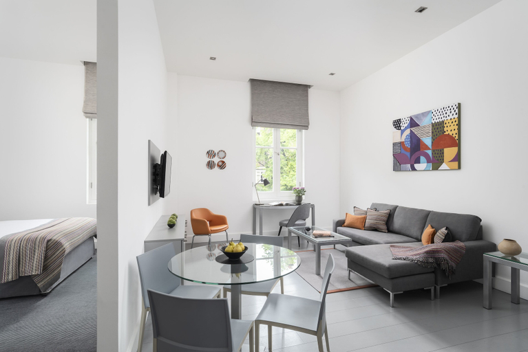 Bedroom 2, Templeton Place by Supercity Aparthotels, London