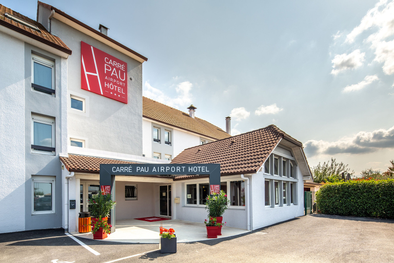 Exterior & Views 2, Carré Pau Airport Hôtel, Pyrénées-Atlantiques